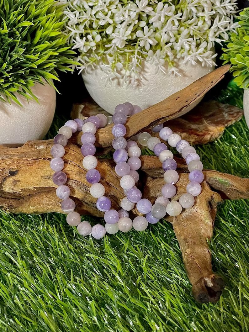 Natural Lavender Jade 8mm 7.5 Crystal Bracelet Bonnie Mode
